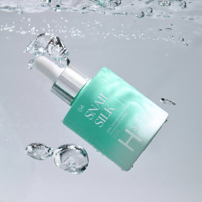 Lightweight snail mucin serum for hydrated, smoother and radiant-looking skin.